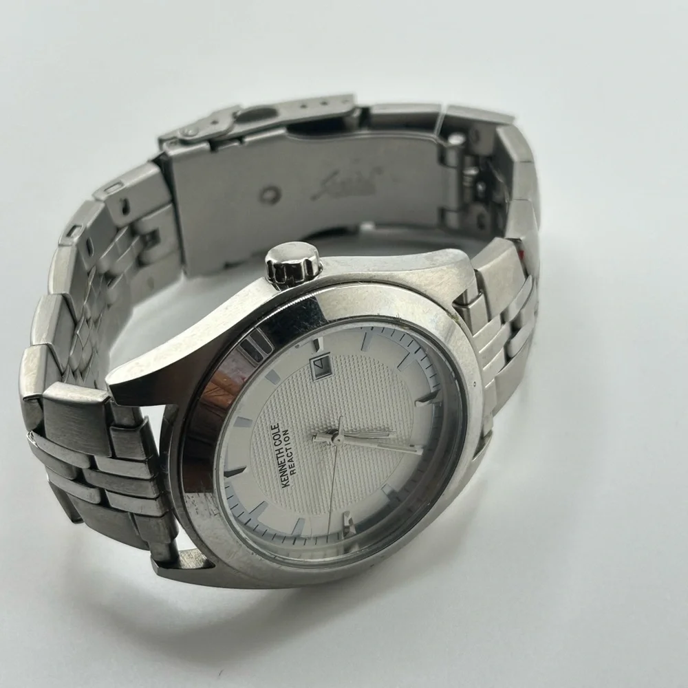 Kenneth Cole Reaction Silver Men's watch with new battery #593